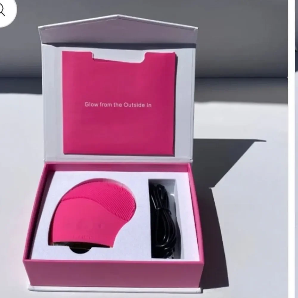 🧼LUCE 180° Facial Cleansing and Anti-Aging Device, Fuschia